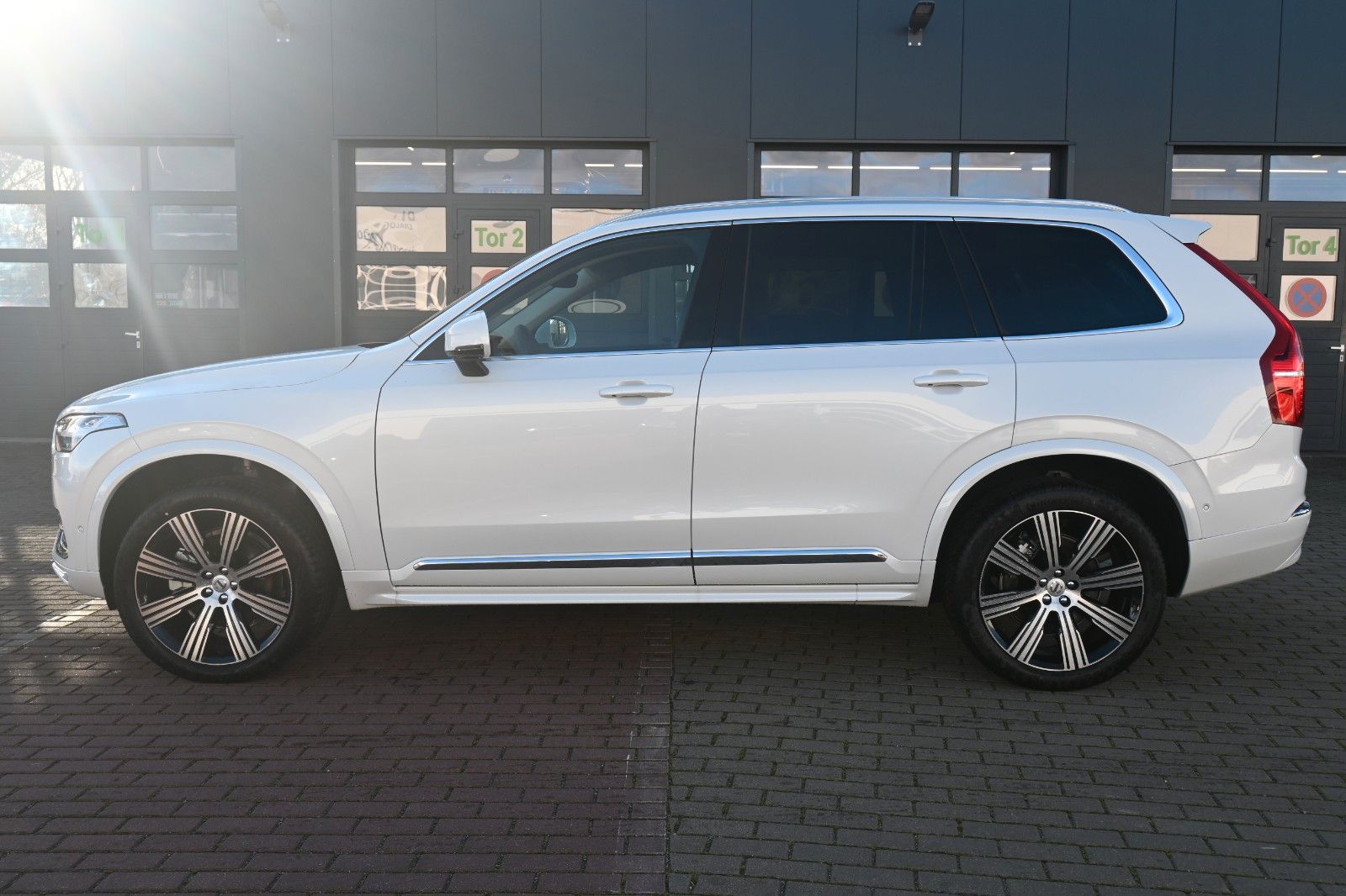 Volvo XC90 B5D AWD Ultimate Bright*PANO*STHZ*LUFT*AHK