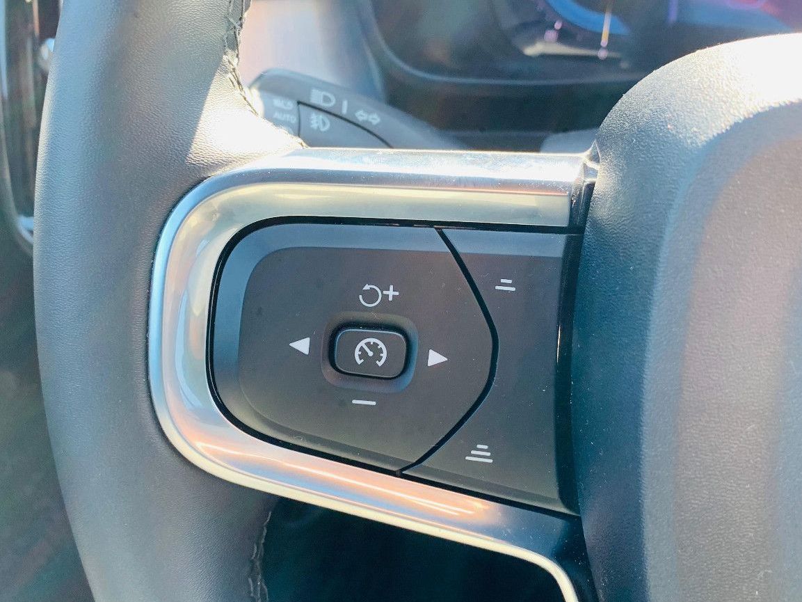 Volvo XC40 B4 B Pl. Dark - Samsaru's Car Outlet