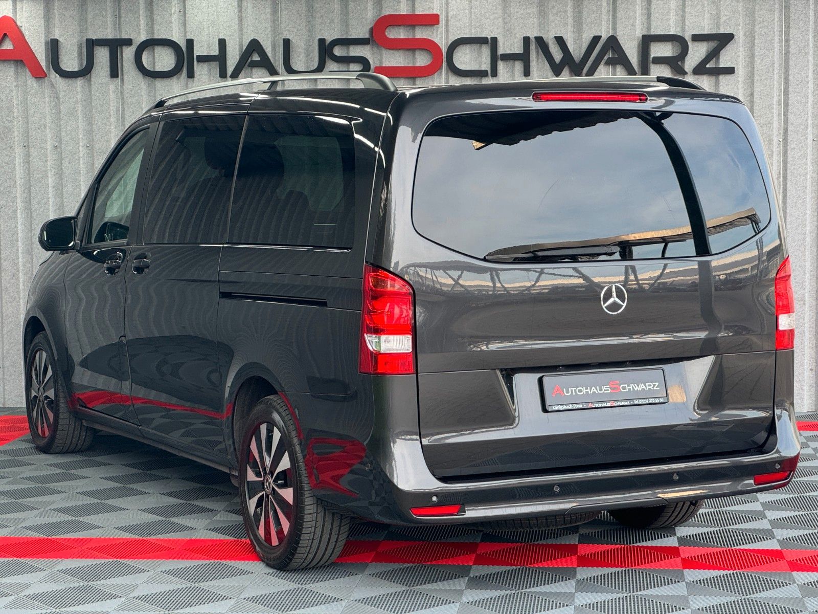 Mercedes-Benz V250 Lang 4Matic - Samsaru's Car Outlet