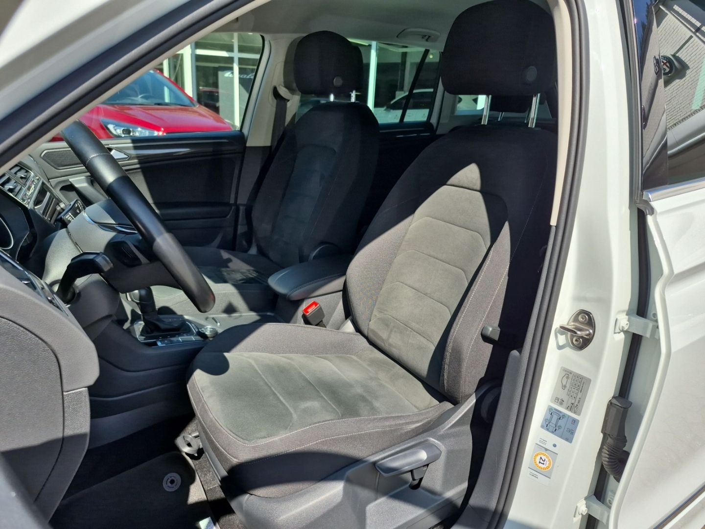 Volkswagen Tiguan 2.0 R-Line 4Motion - Samsaru's Car Outlet