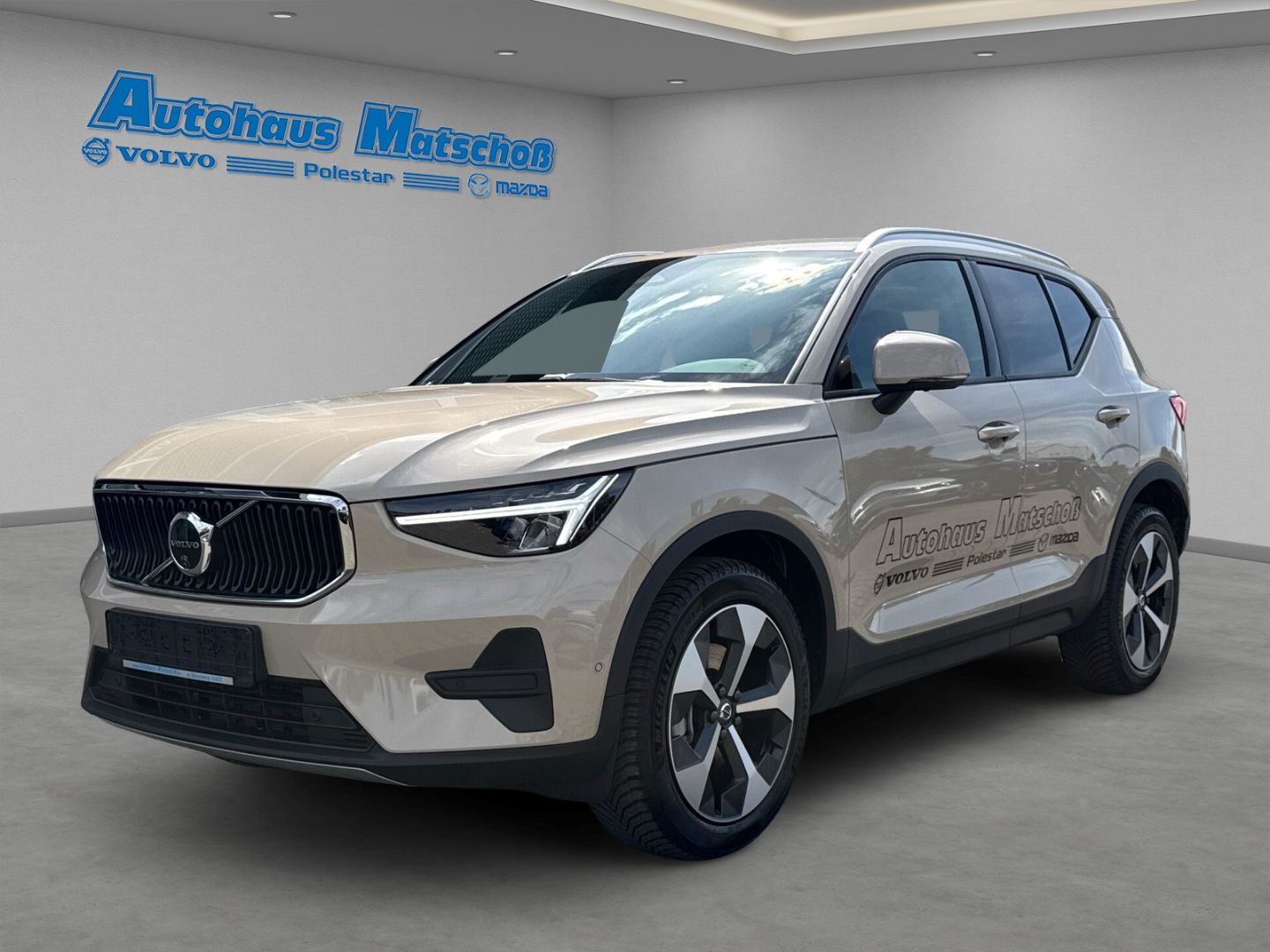 Volvo XC40 Core B3 - Samsaru's Car Outlet