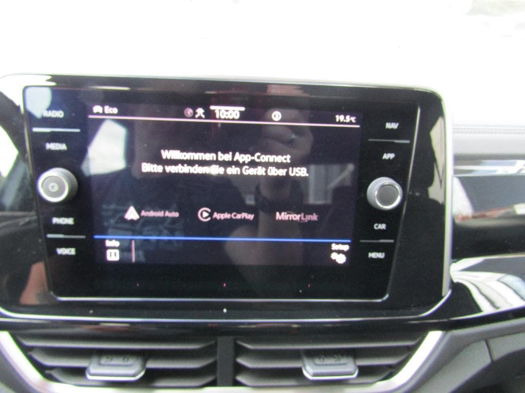 Volkswagen T-ROC R-Line 1.5 TSI DSG - Samsaru's Car Outlet