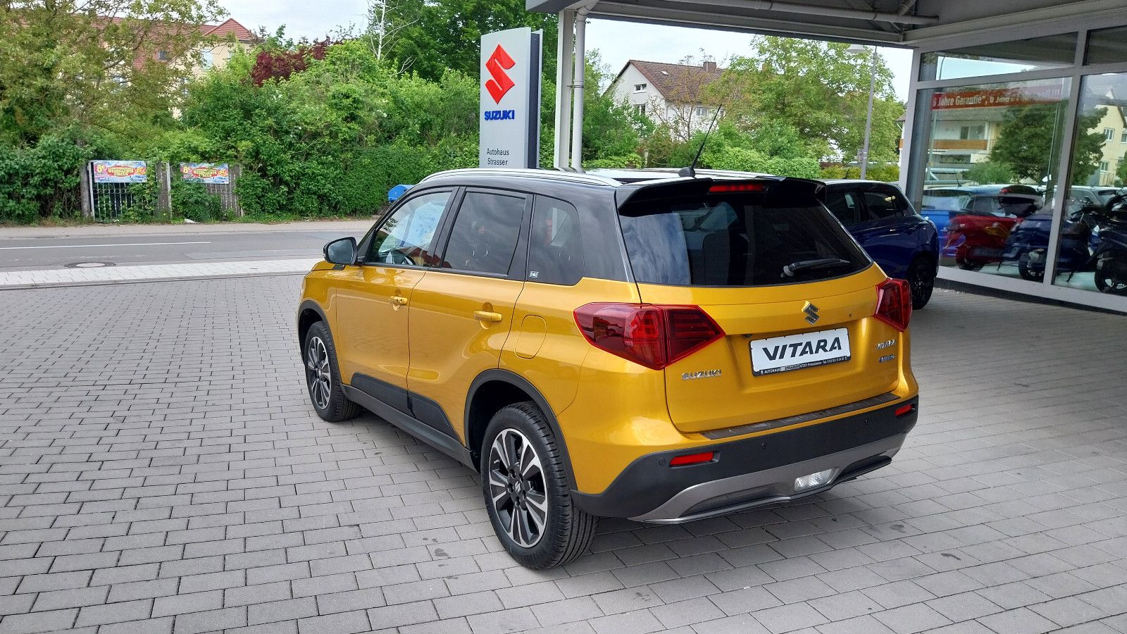 Suzuki Vitara 1.4 BOOSTERJET Hybrid Comfort+ Allgrip - Samsaru's Car Outlet