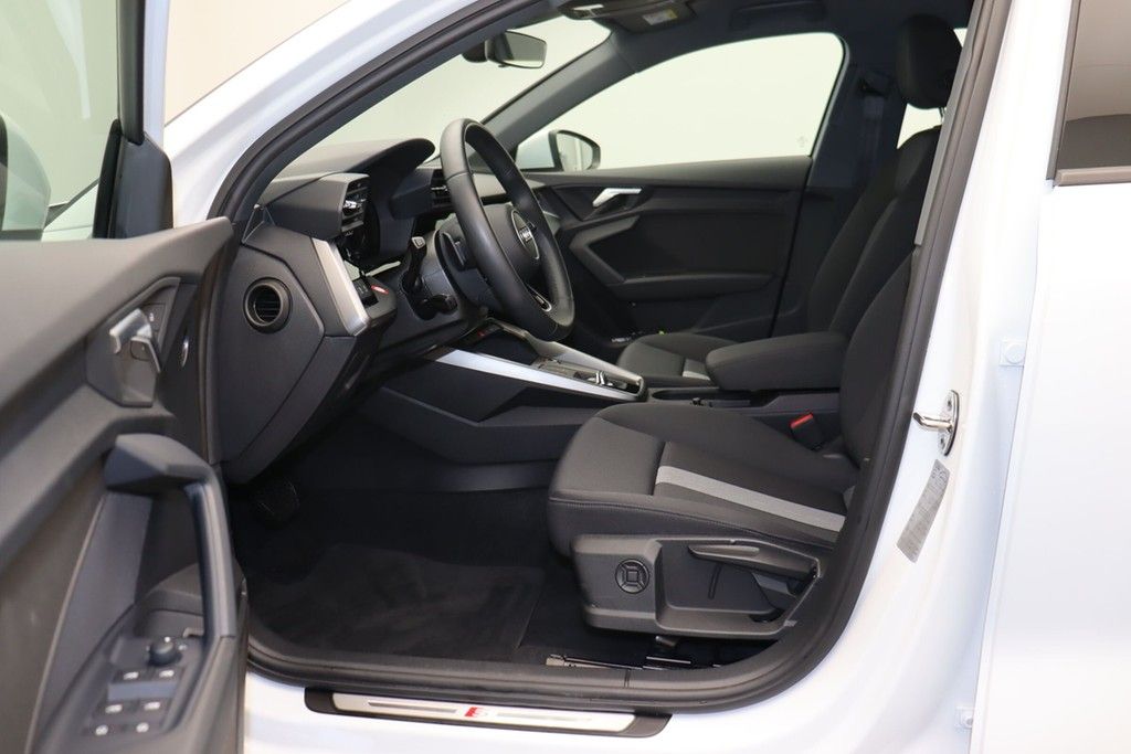 Audi A3 Sportback 40 TFSI e S line - Samsaru's Car Outlet