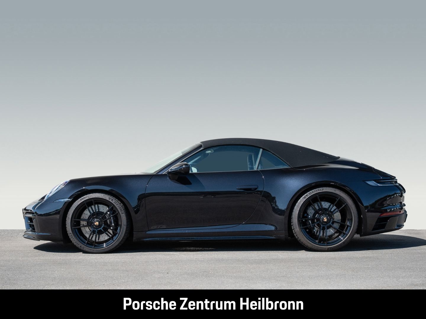 Porsche 992 911 Carrera 4 GTS Cabrio Burmester InnoDrive
