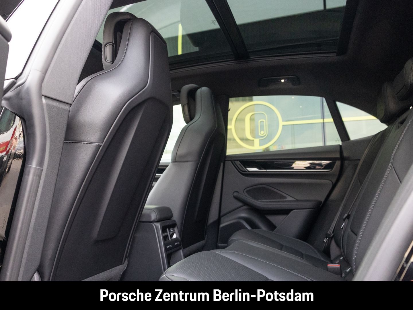 Porsche Macan - Samsaru's Car Outlet