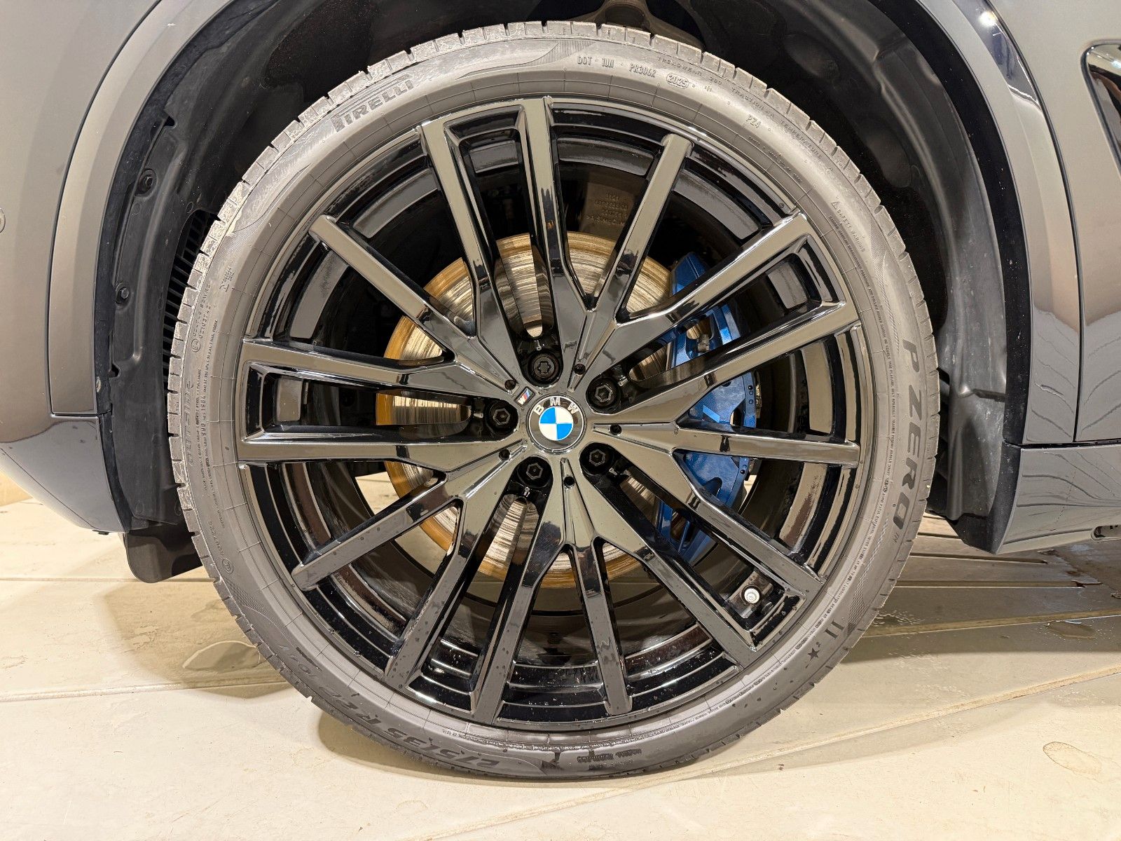 BMW X5 M60i xDrive Standhzg AHK ACC 360° HUD HK Pano