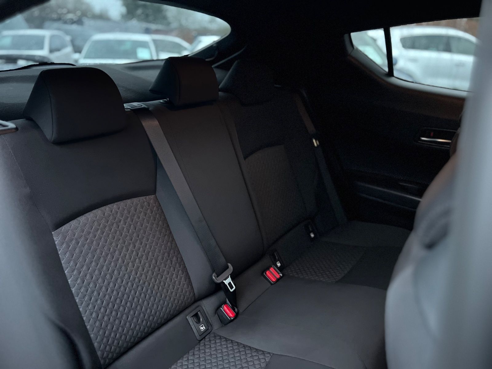 Toyota C-HR 2.0 Hybrid - Samsaru's Car Outlet