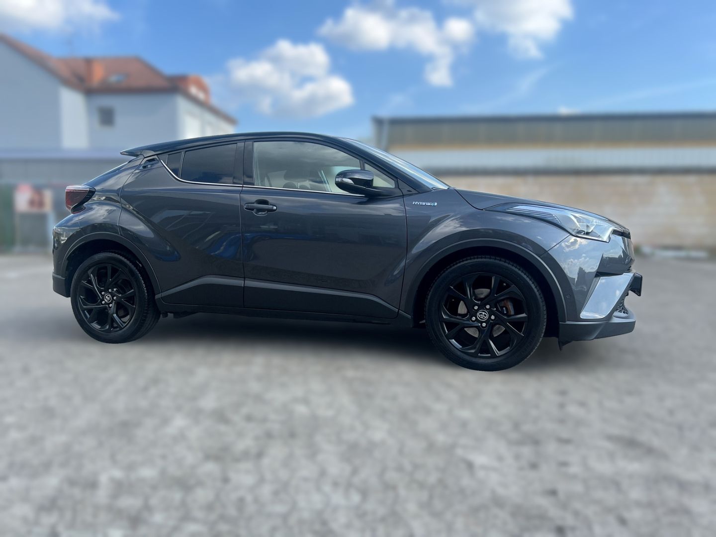 Toyota C-HR Hybrid Style Selection - Samsaru's Car Outlet