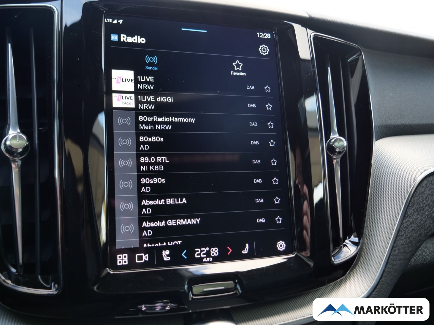 Volvo XC60 B5 AWD Plus Dark AHK/PANO/BLIS/360CAM/