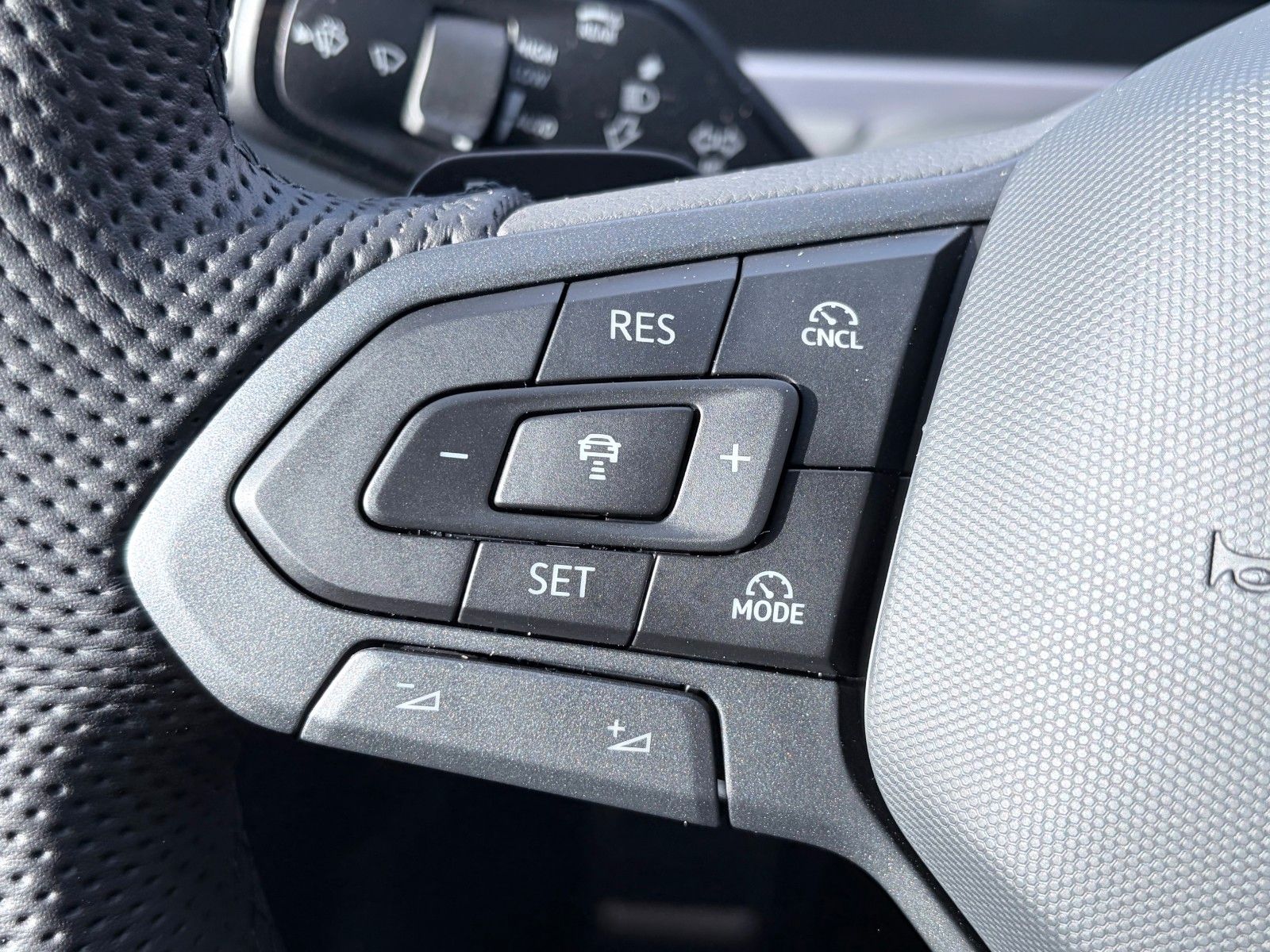 Volkswagen Passat Variant 2.0 TDI DSG R-Line*4x4*LED*LEDER*