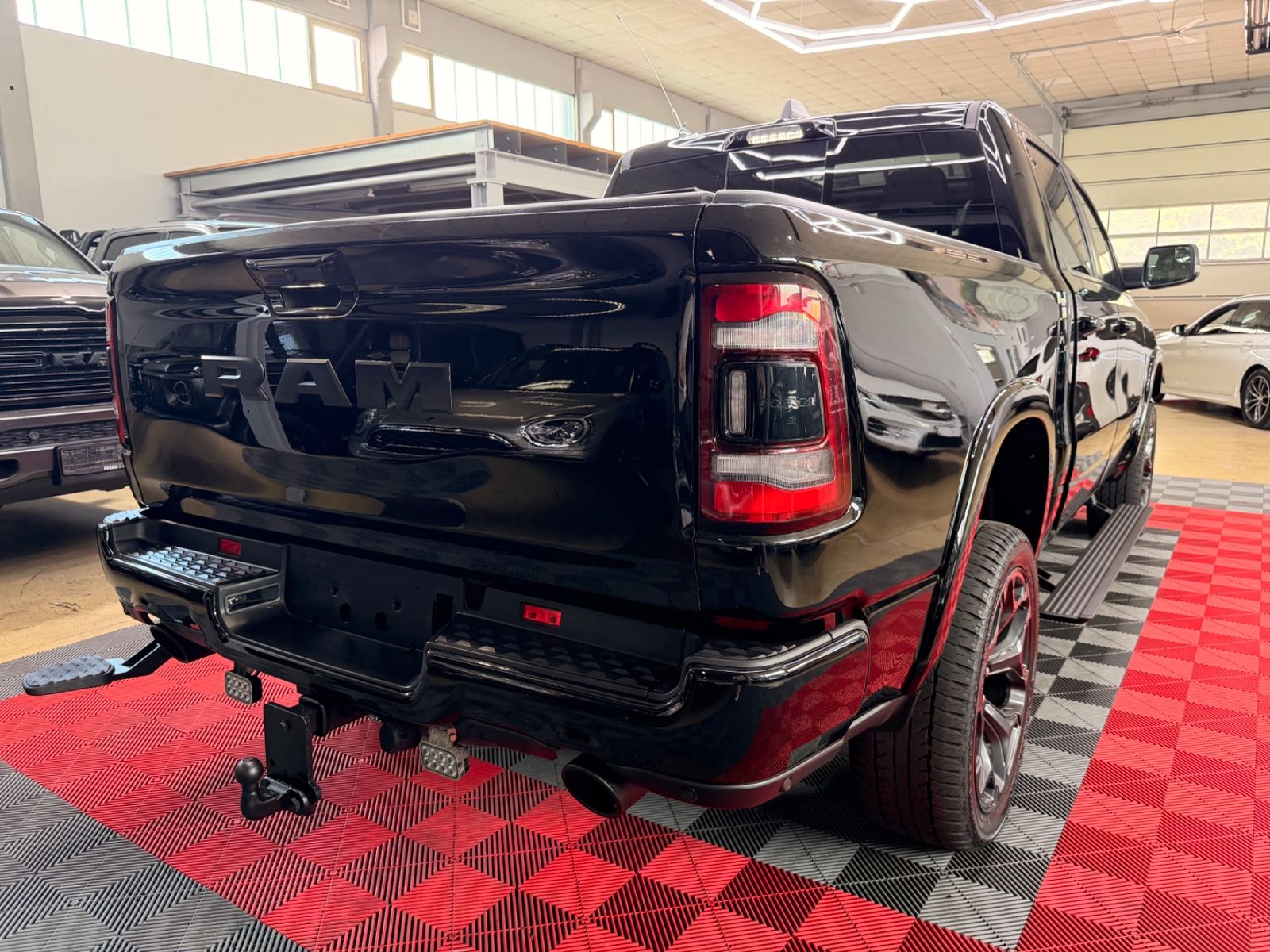 Dodge RAM 1500 5.7 4X4 LIMITED Night LPG Pano Head-Up