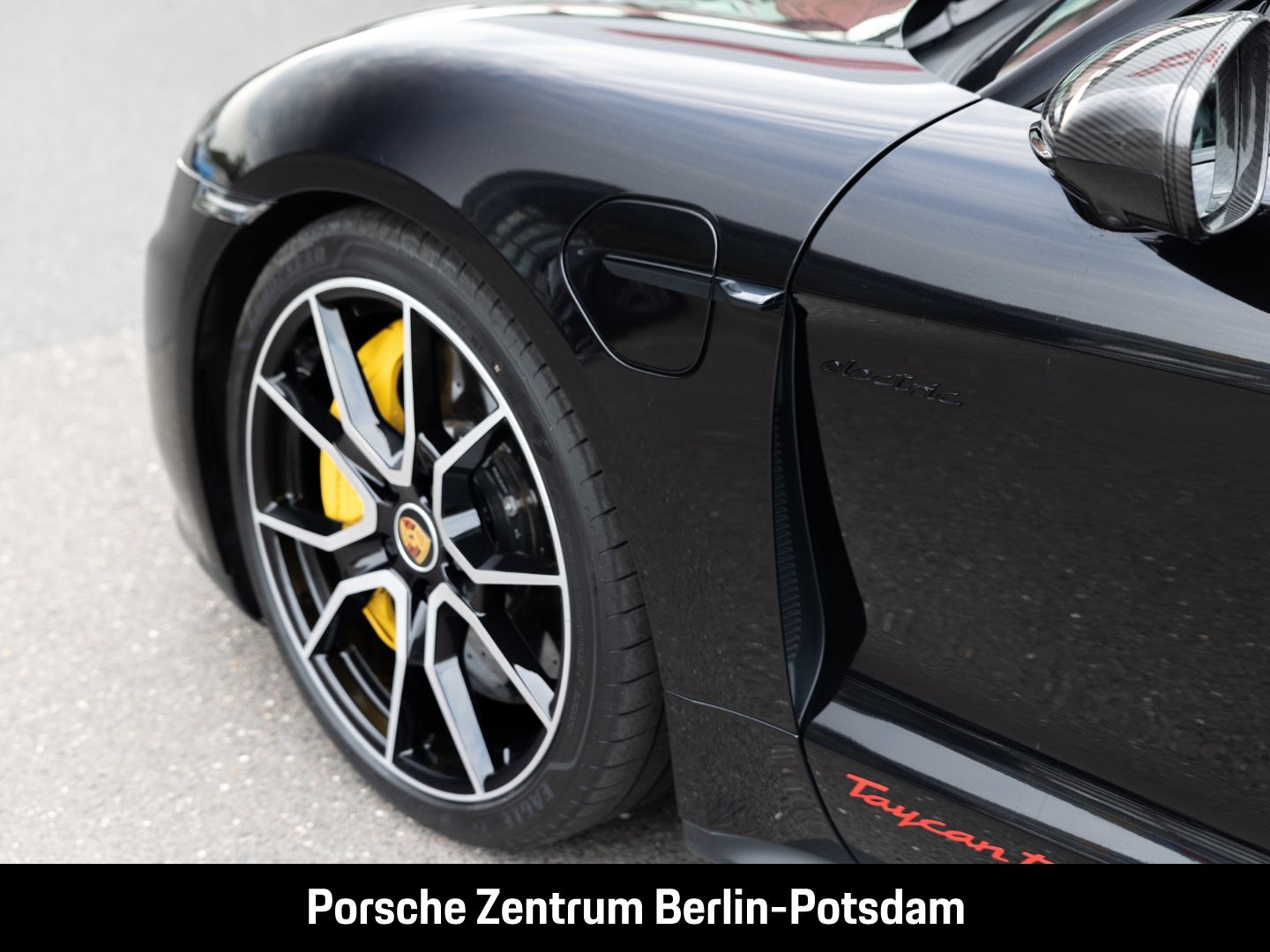 Porsche Taycan Turbo S Sport Turismo Burmester LED