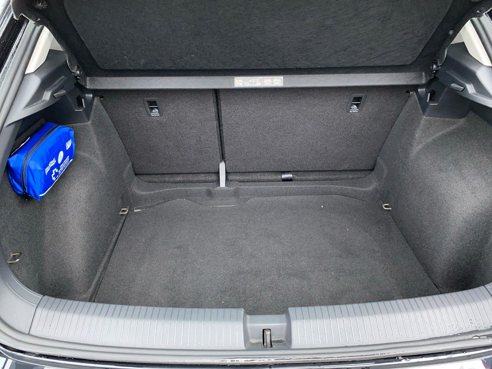Volkswagen T-Roc Basis - Samsaru's Car Outlet