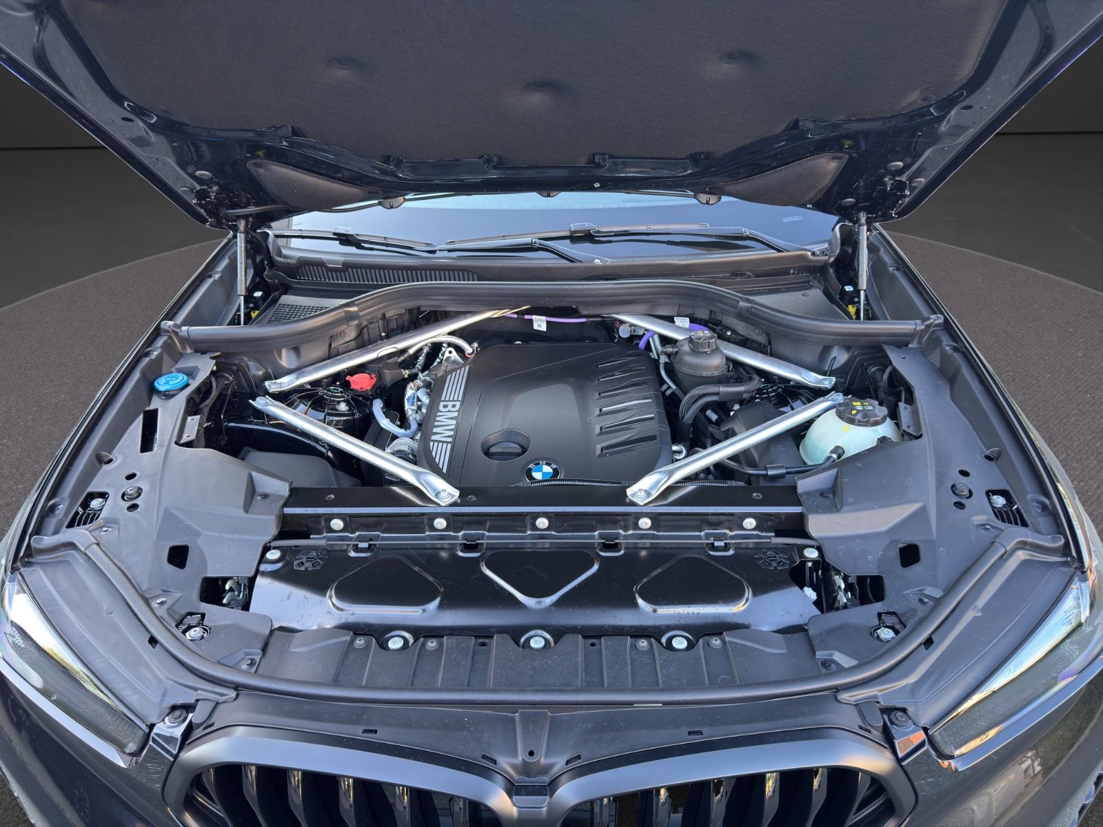 BMW X6 xDrive40d | M Sport Pro| Luft| 22"| Sky| H&K