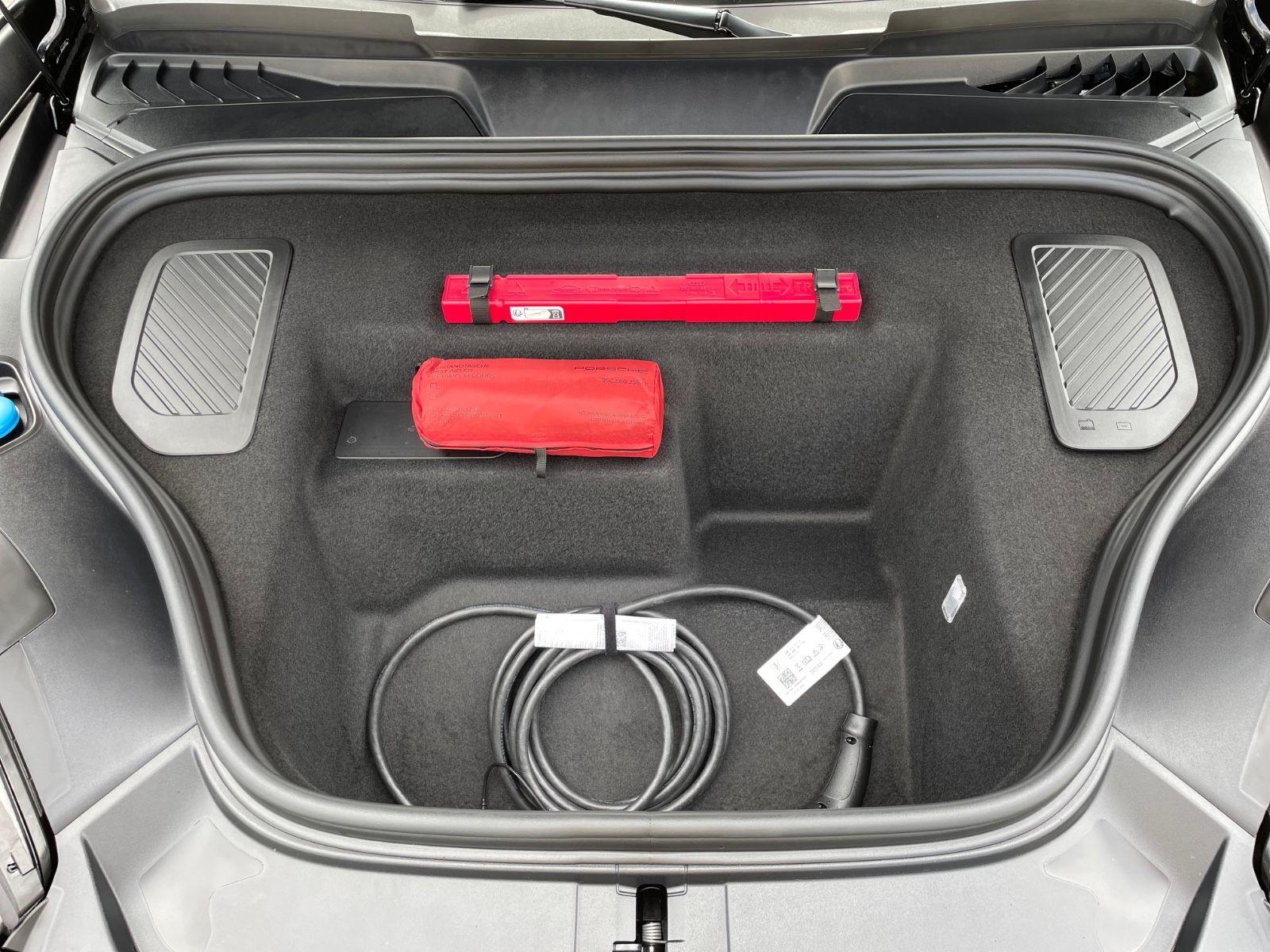 Porsche Macan 4 - Samsaru's Car Outlet