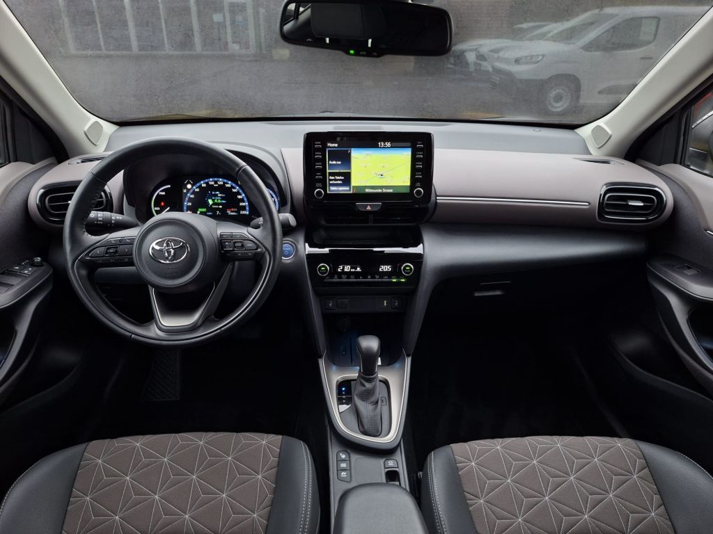 Toyota Yaris Cross Hybrid 1.5 VVT-i Elegant