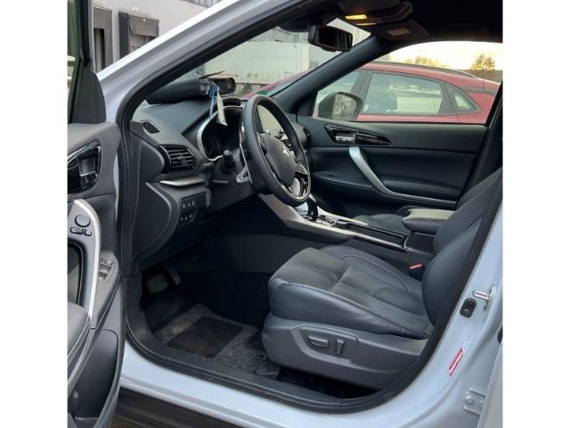 Mitsubishi Eclipse Cross Plus Select Black Hybrid 4WD 2.4 M