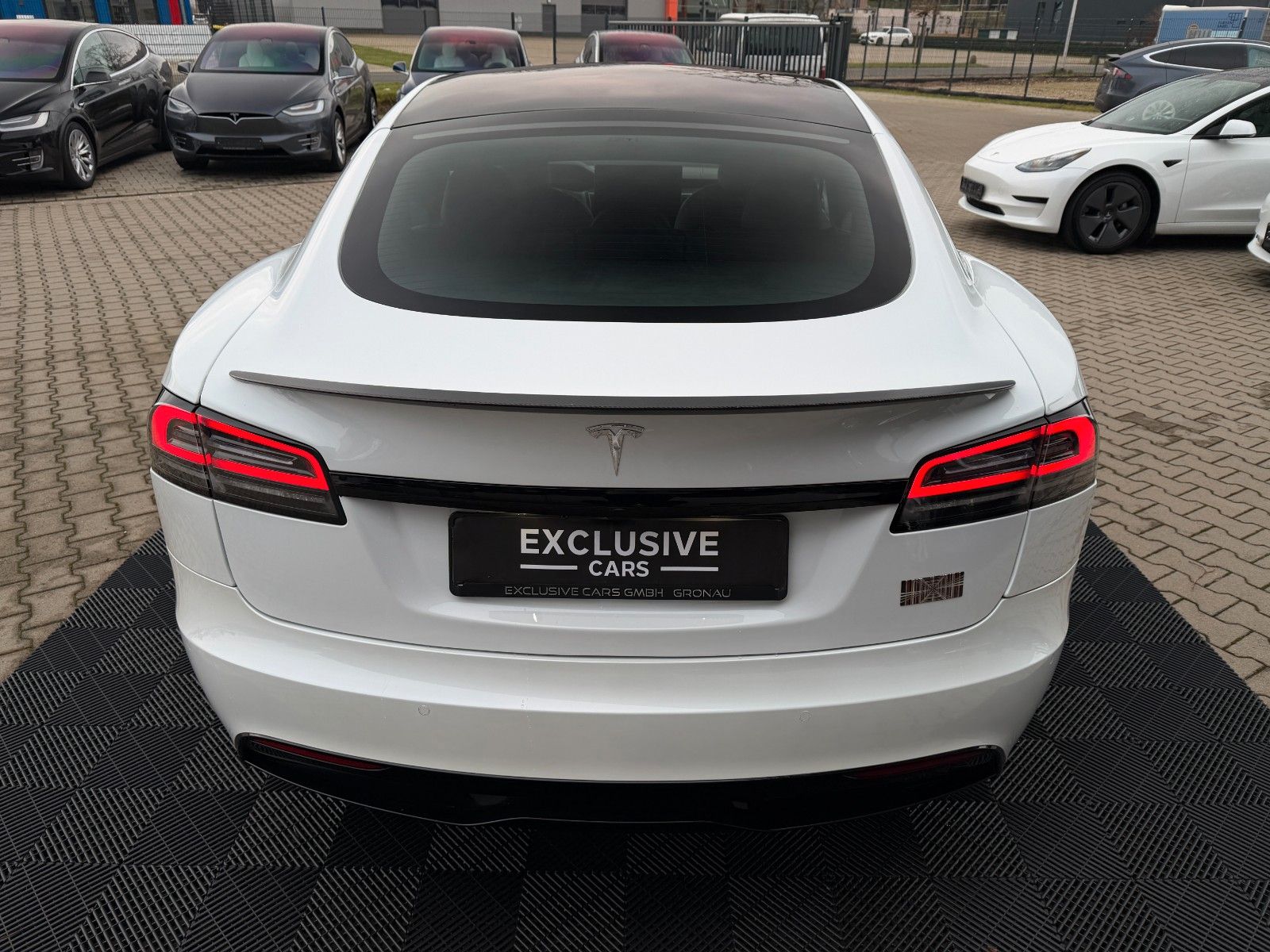 Tesla MODEL S PLAID | CARBON | 21" ARACHNID | TOW |