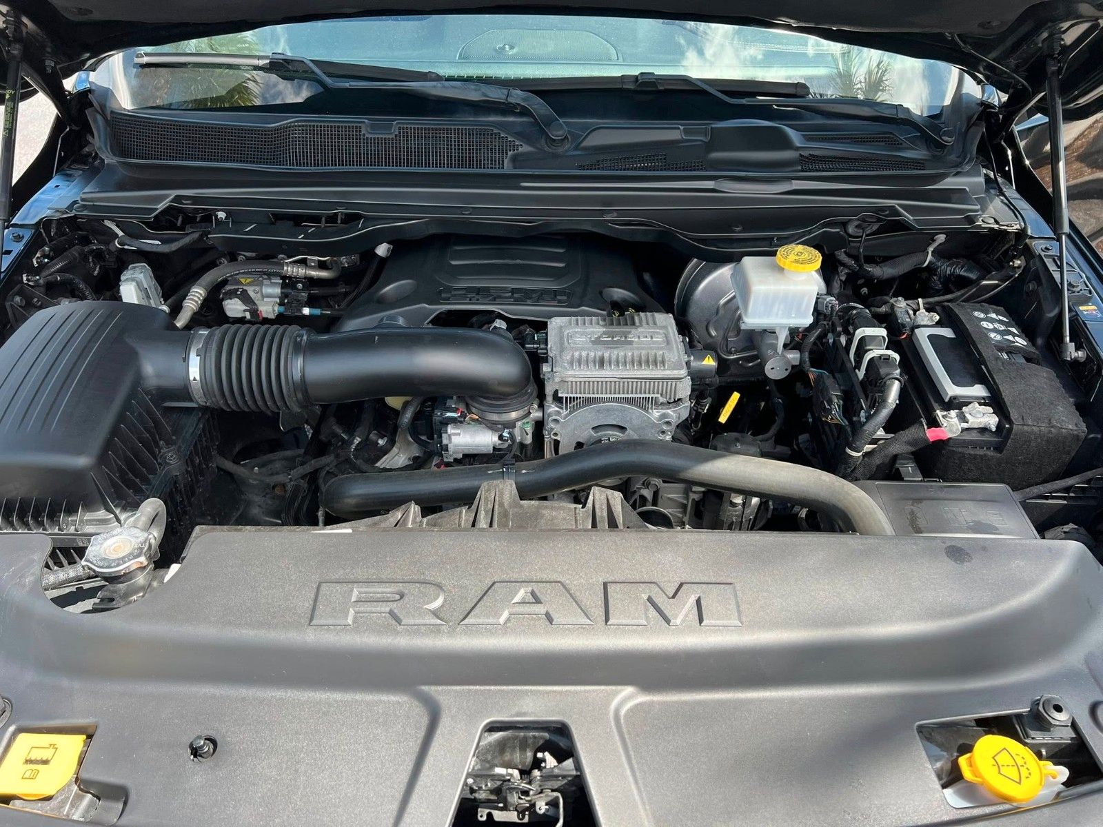 Dodge RAM Rebel 1500 4x4 CrewCab unfallfrei in Hamburg