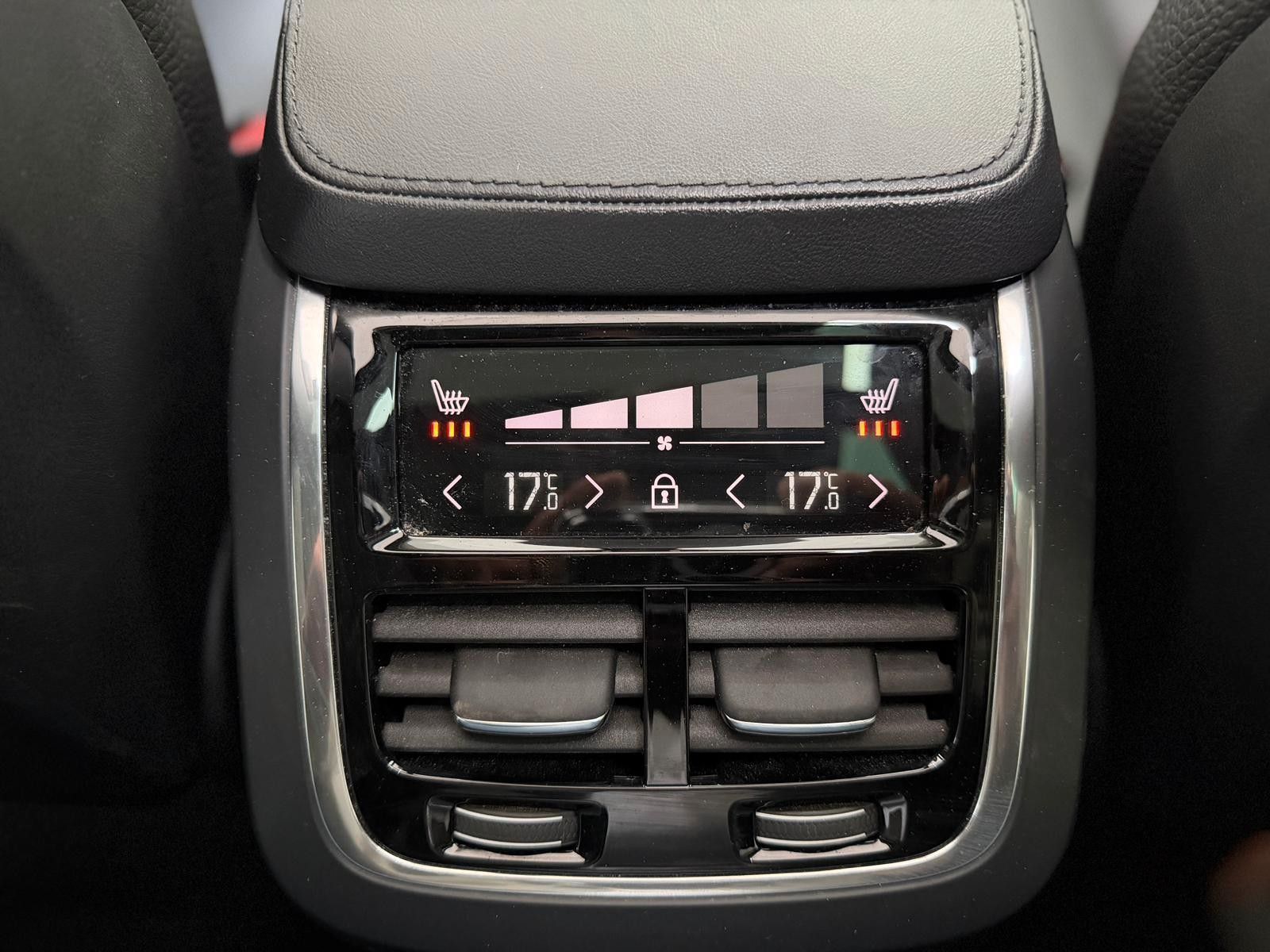 Volvo XC90 T8 Plus Bright Hybrid AWD Pano.|AHK|7 Sitze