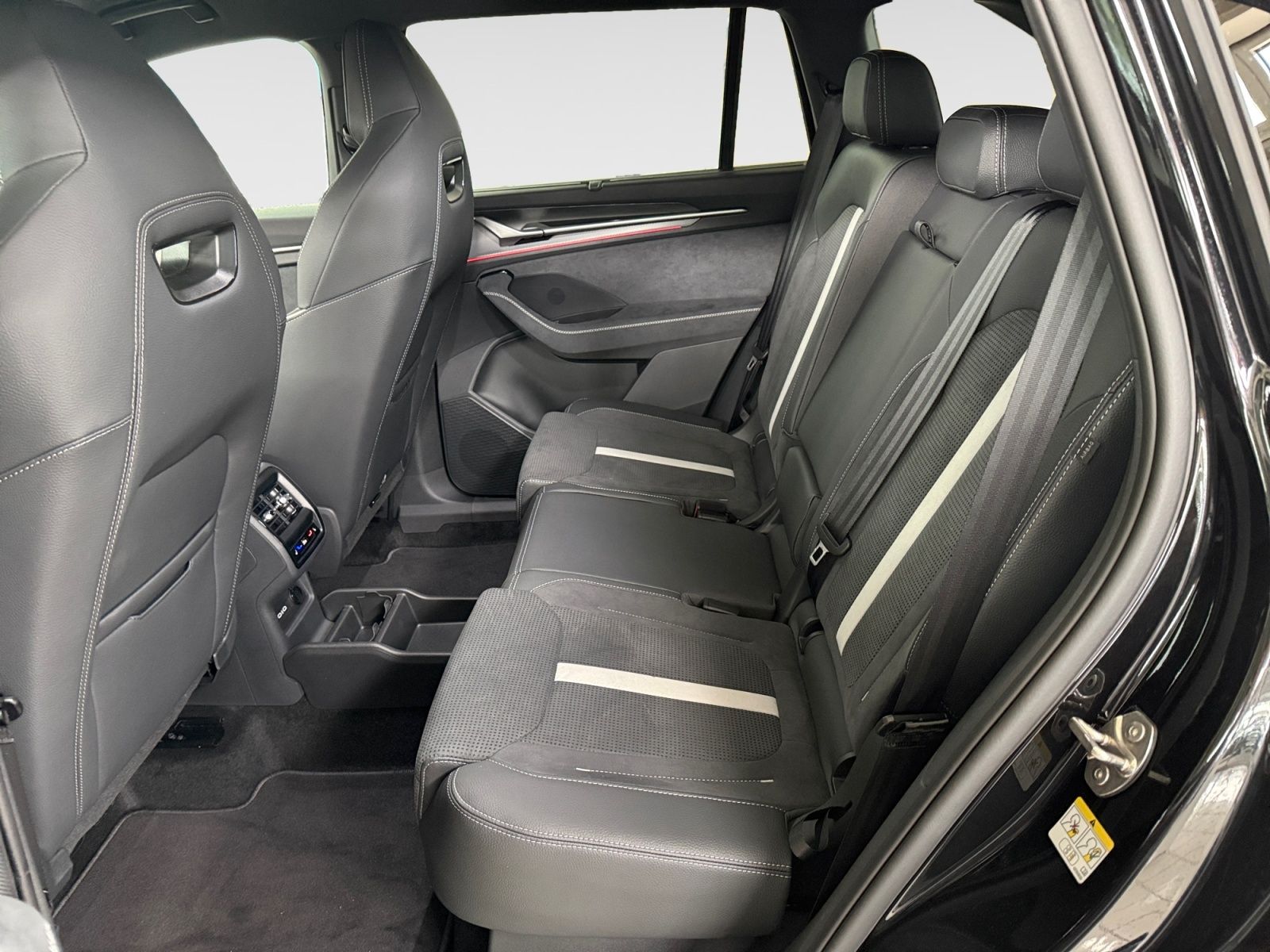 Skoda KODIAQ IV SPORTLINE 1.5 TSI DSG NAVI LED AHK