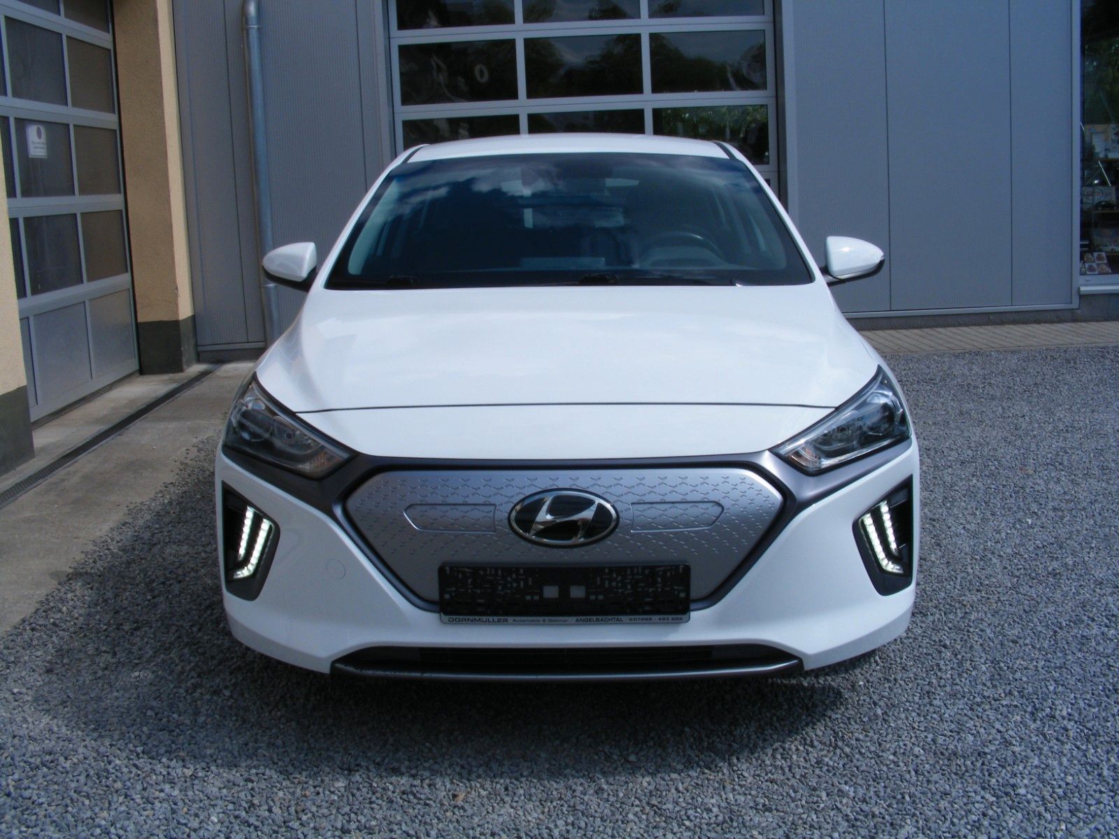 Hyundai IONIQ Elektro Trend - Samsaru's Car Outlet