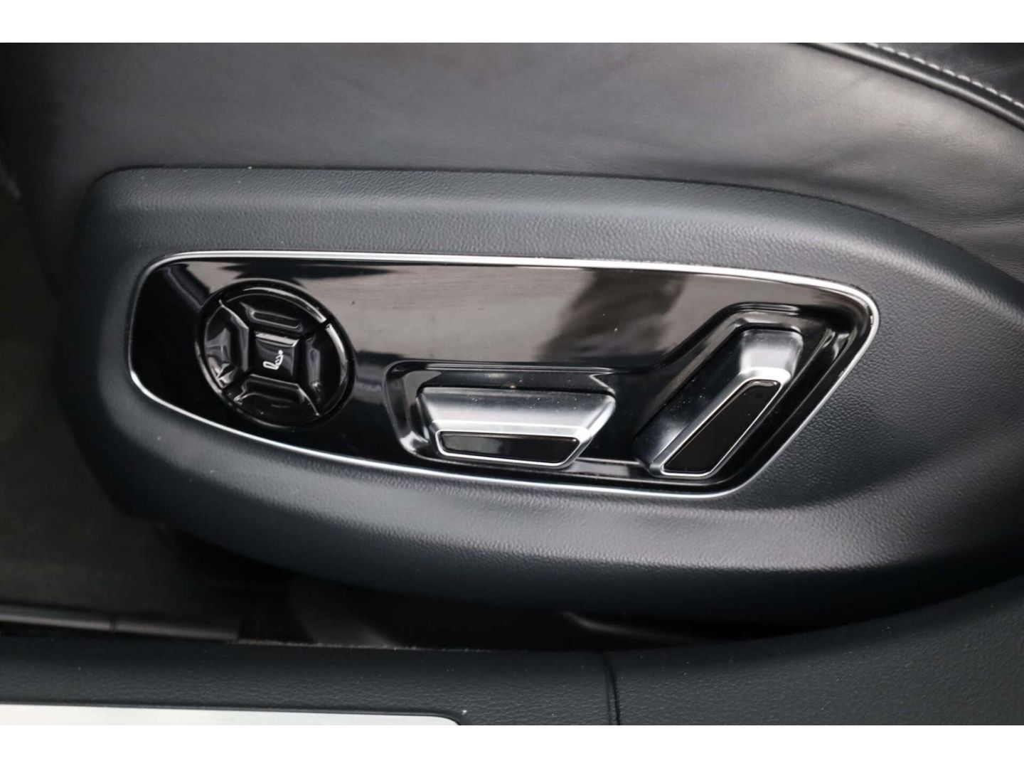 Audi A8 50 TDI S-Line qu AHK/VC/B&O/LED/Head-up/Pano