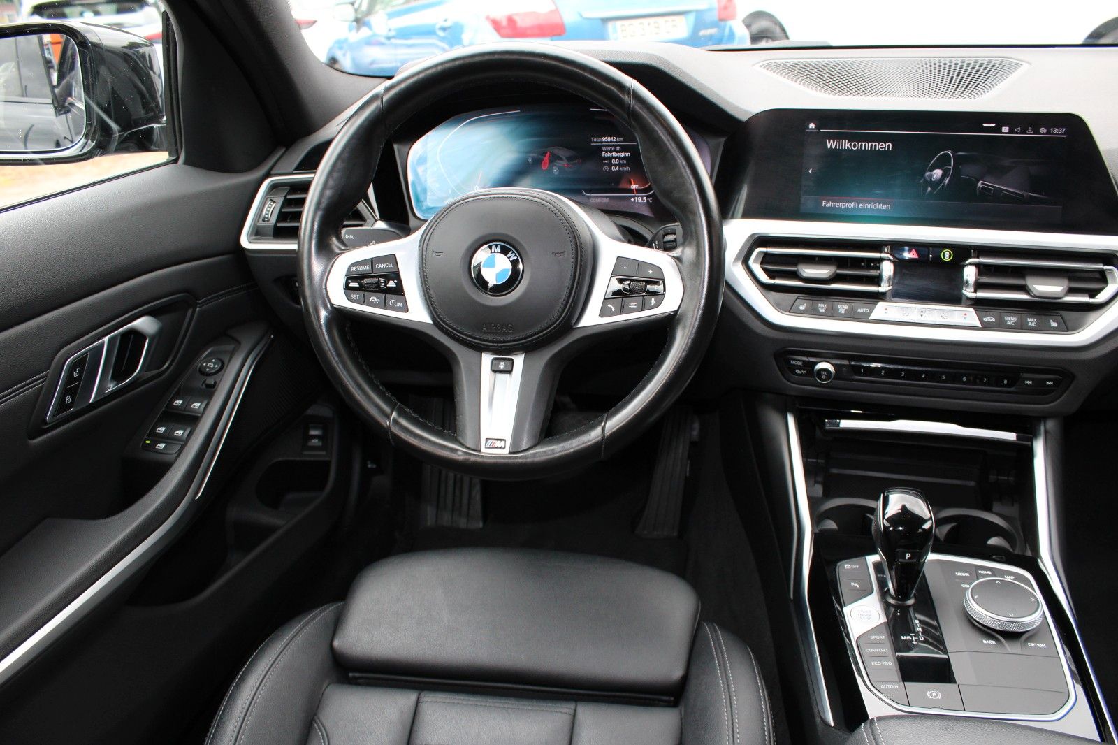 BMW 320 d Sport Line - Samsaru's Car Outlet
