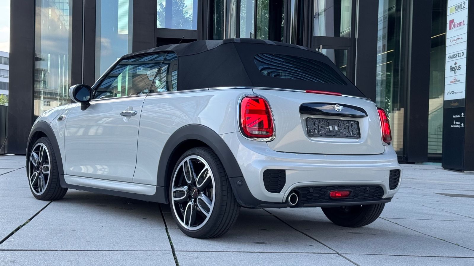 MINI Cabrio John Cooper Works - Samsaru's Car Outlet