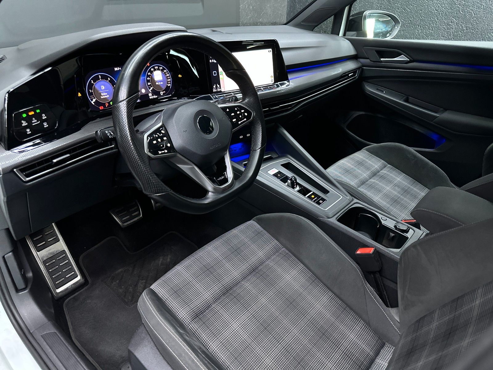 Volkswagen Golf VIII GTD - Samsaru's Car Outlet