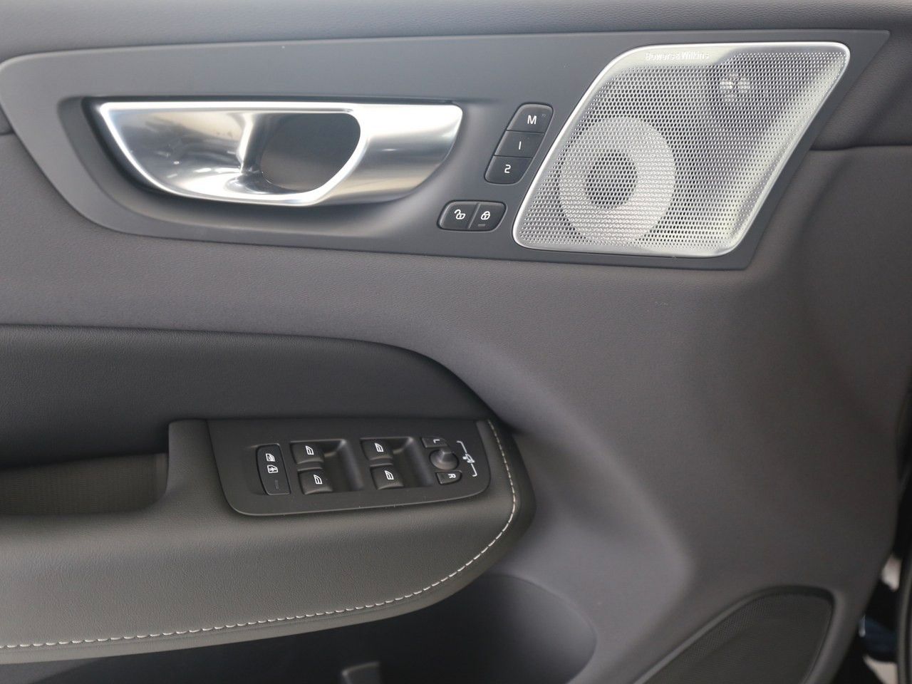 Volvo XC60 T6 UltraAWD Black Edition Plug-in SD*LuftFw