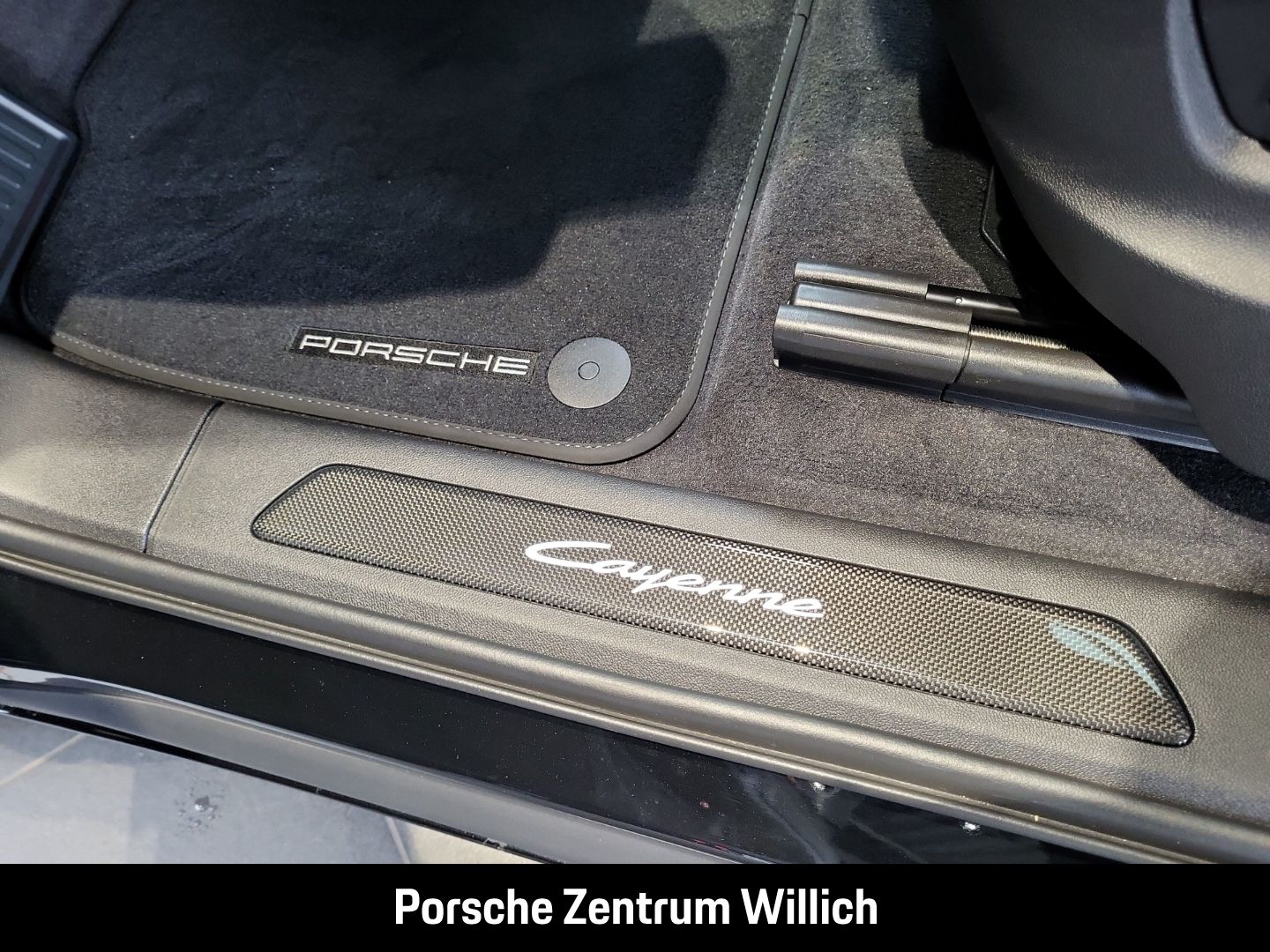 Porsche Cayenne E-Hybrid Coupe BOSE Surround-View LED