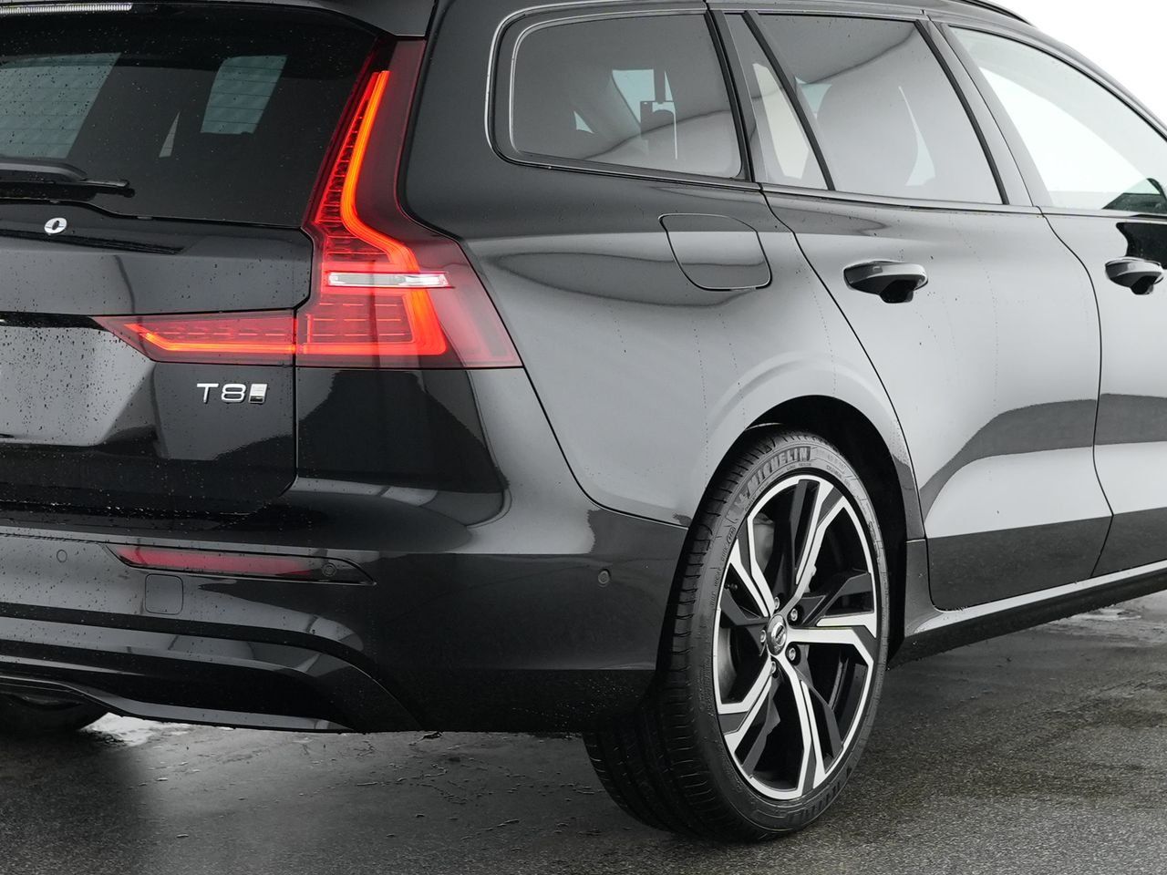Volvo V60+T8+Recharge+AWD+GT+AHKsemi+Lenkradhzg+R-Kam+