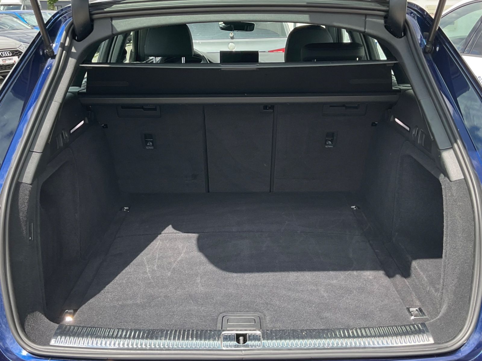 Audi A4 Av.40 TDI quattro advanced - Samsaru's Car Outlet