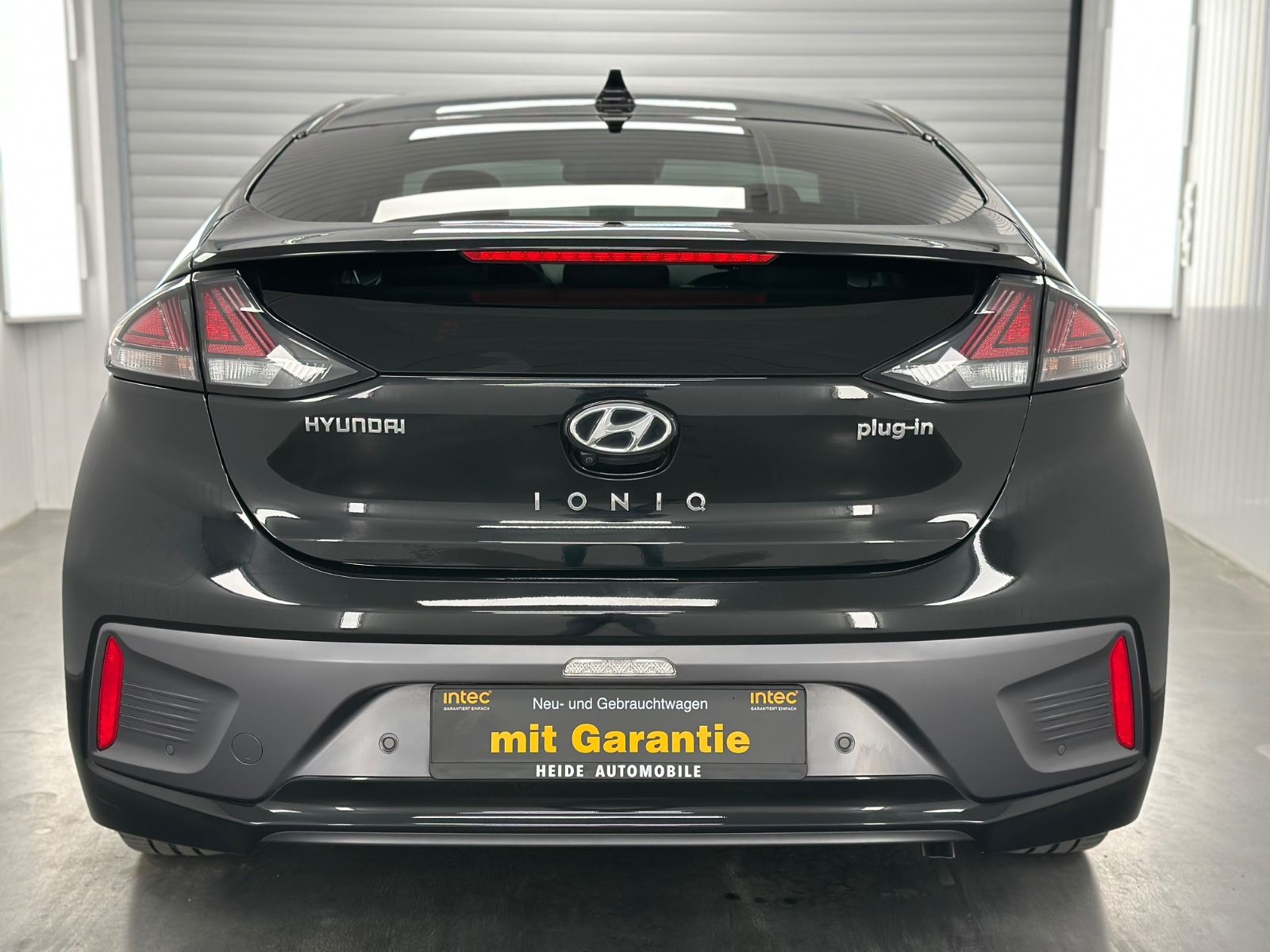 Hyundai IONIQ Prime Plug-In Hybrid - Samsaru's Car Outlet
