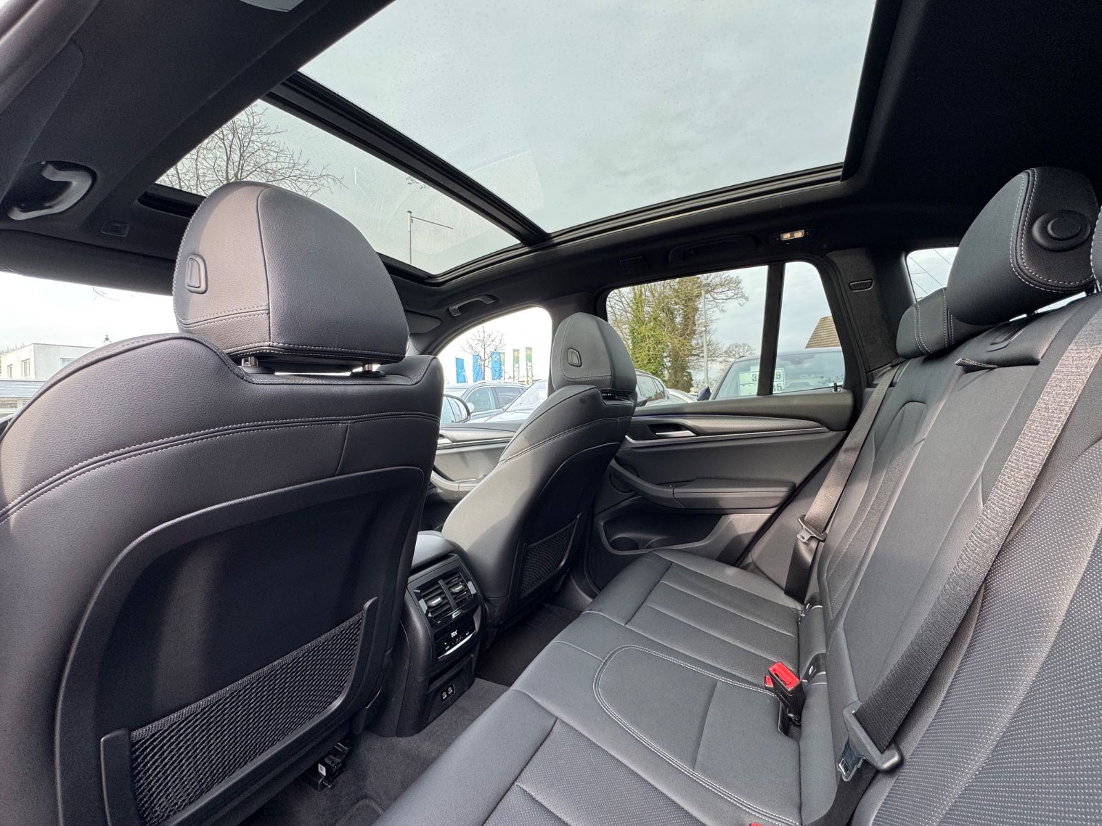 BMW X3 xDrive 20 d M Sport - Samsaru's Car Outlet