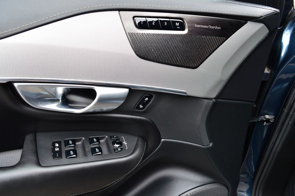 Volvo XC90 B5 D AWD Plus Bright AT *Voll+AHK+deutsch*