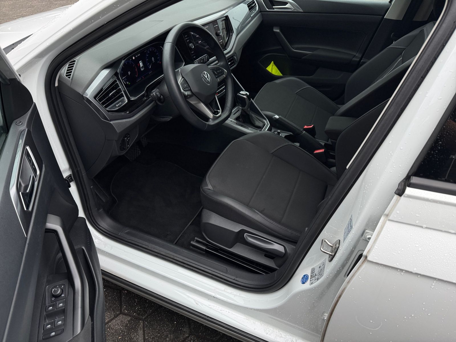 Volkswagen Taigo 1.0 TSI Style - Samsaru's Car Outlet