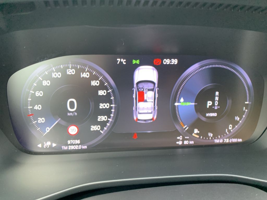 Volvo XC40 T5 Recharge DKG Plus Dark,AHK,KAMERA,LED