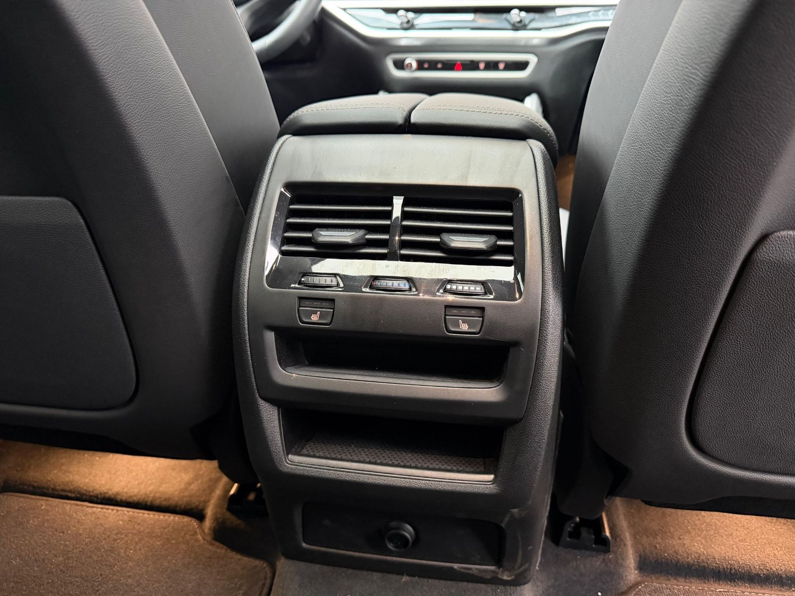 BMW X6 30d M SPORT PRO.LUFTFEDER.SOFTCL.PANO.AHK.22"