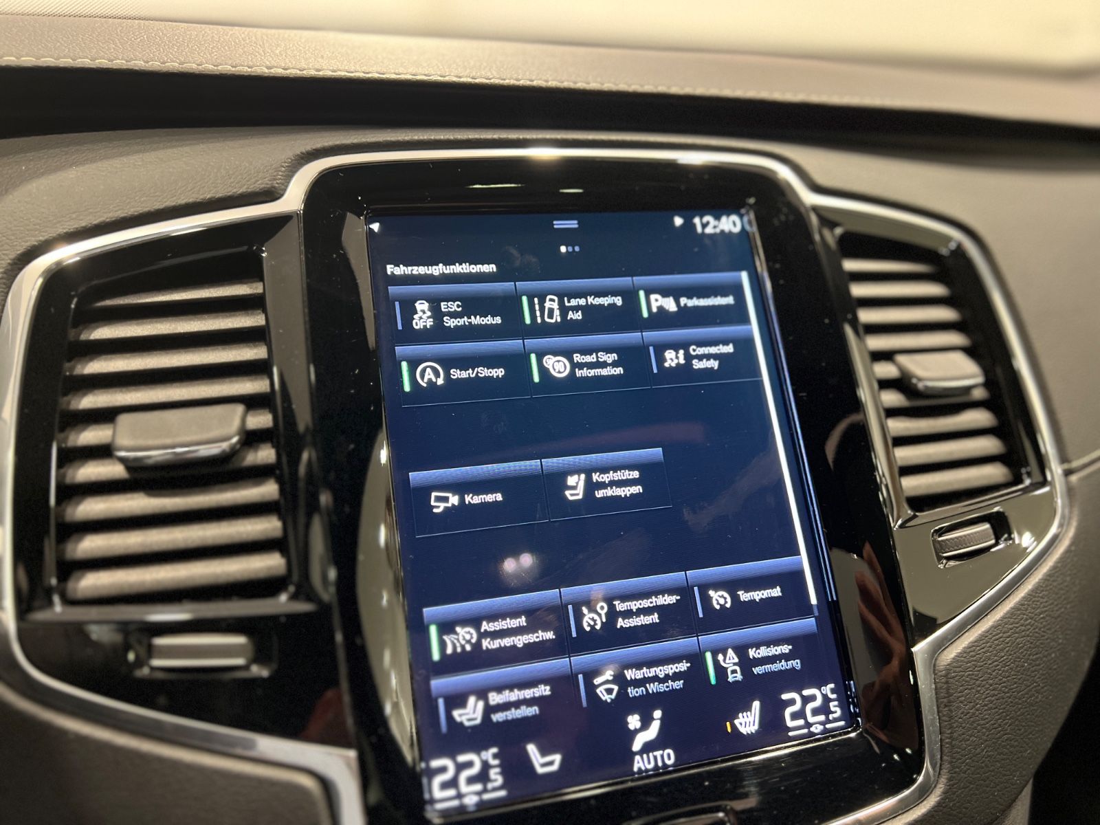 Volvo XC90 R Design AWD - Samsaru's Car Outlet