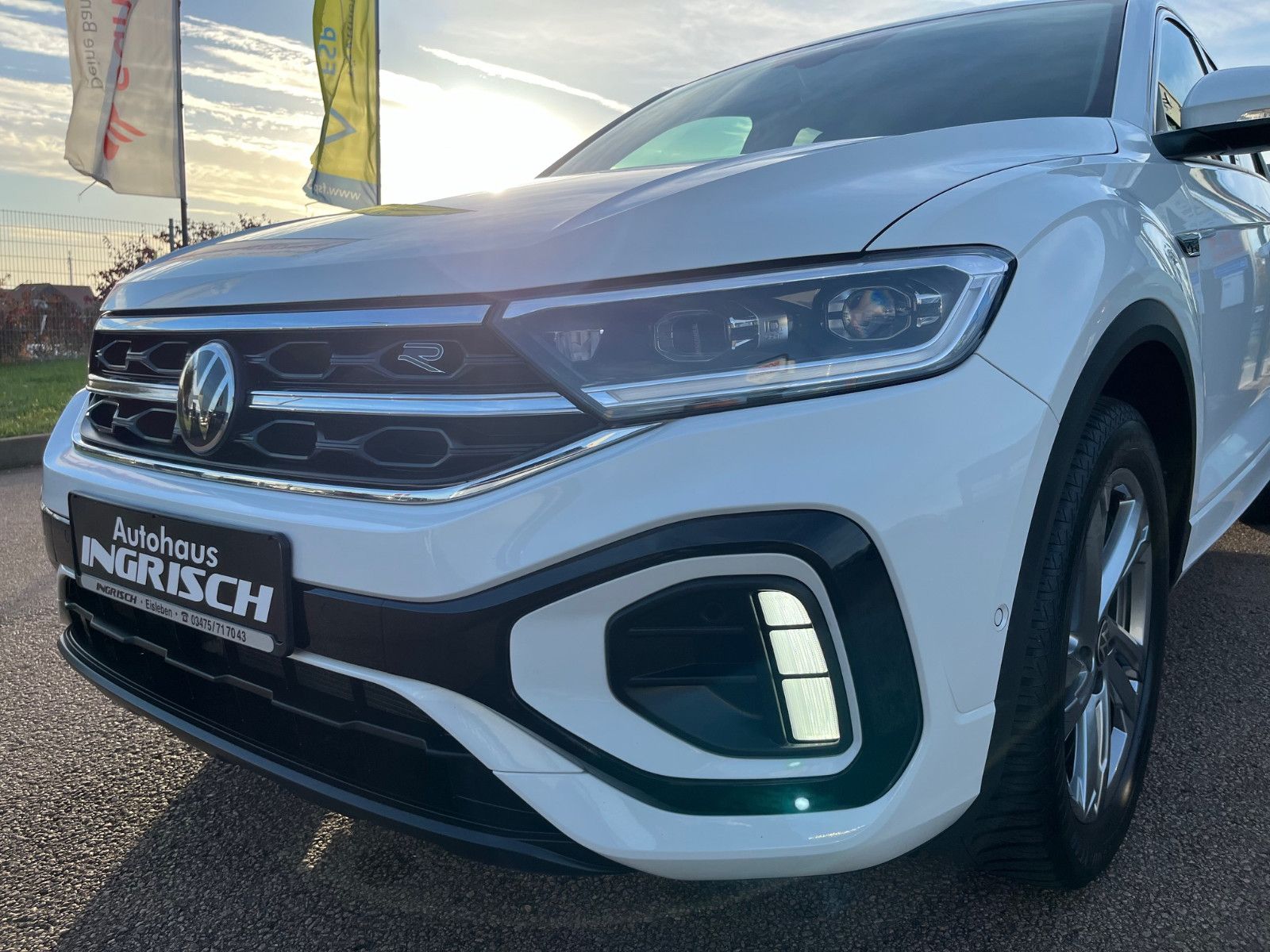 Volkswagen T-Roc R-Line - Samsaru's Car Outlet