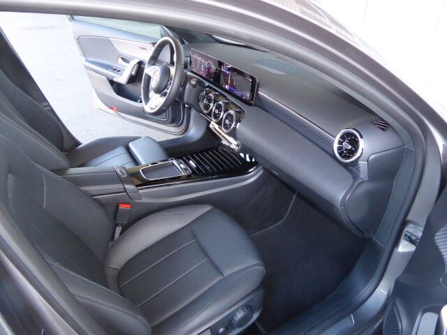Mercedes-Benz A 200 Progressive - Samsaru's Car Outlet