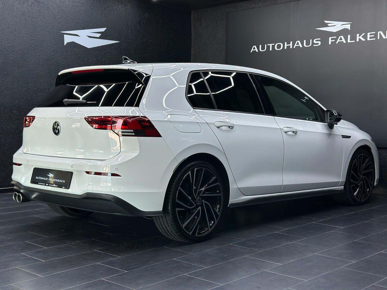 Volkswagen Golf VIII GTD - Samsaru's Car Outlet