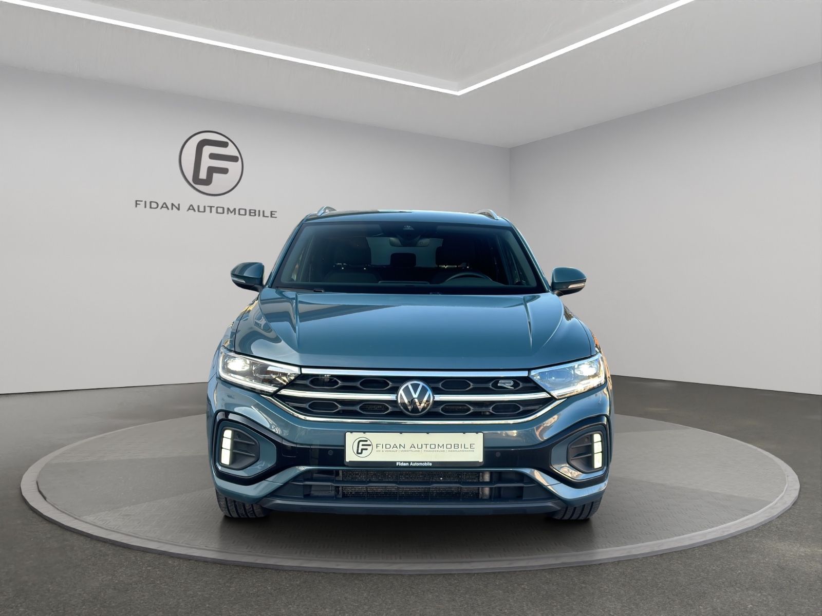 Volkswagen T-Roc R-Line 4M - Samsaru's Car Outlet