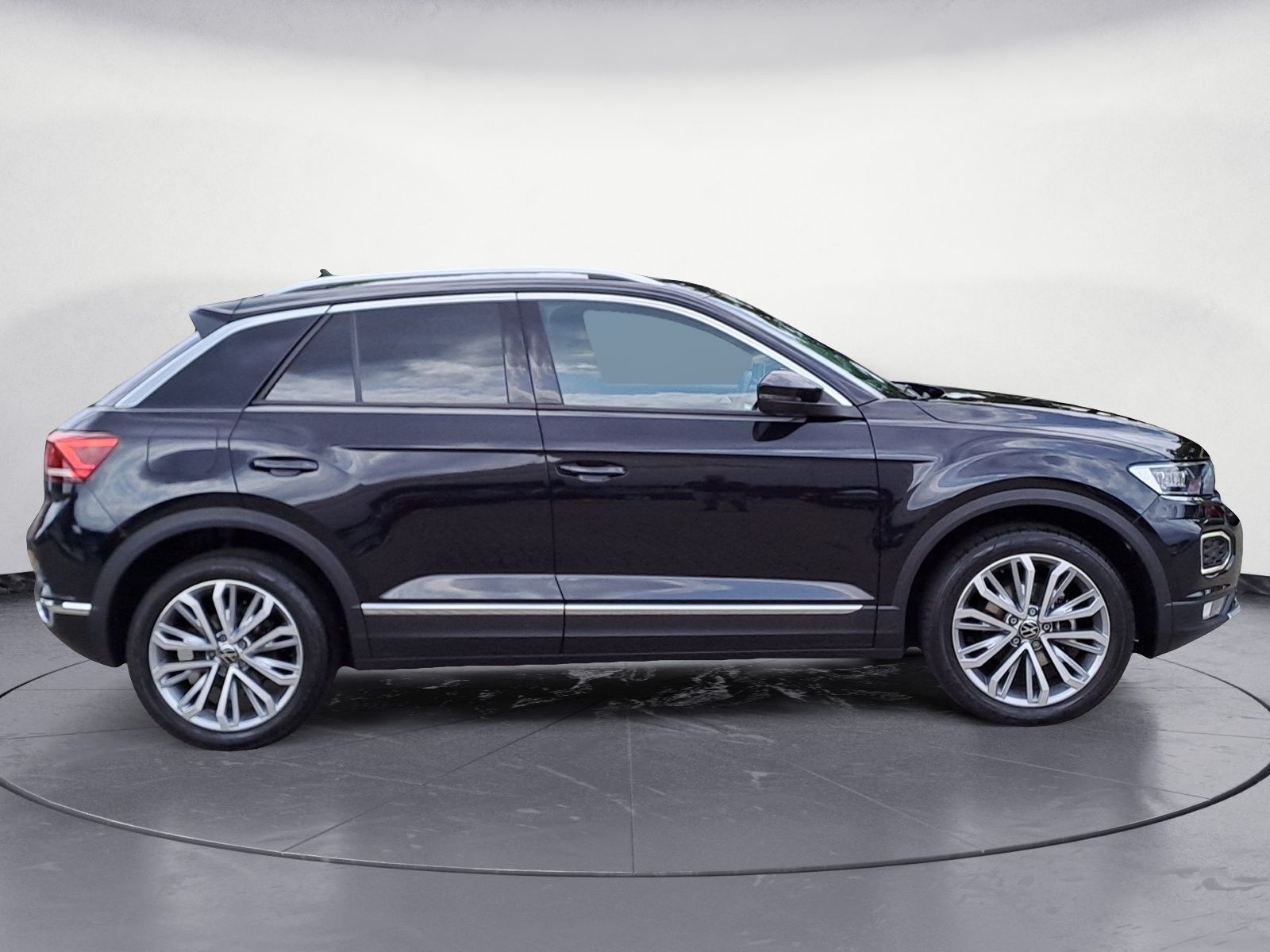 Volkswagen T-Roc 1.5 TSI ACT OPF DSG Sport - Samsaru's Car Outlet