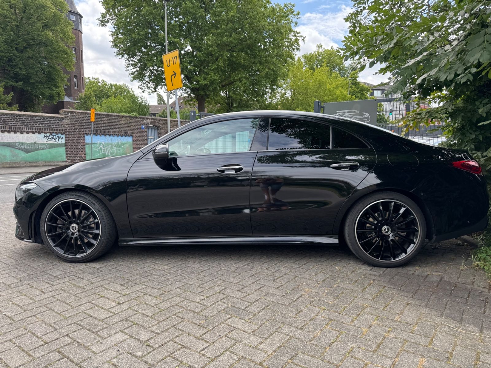 Mercedes-Benz CLA 220 d AMG Line - Samsaru's Car Outlet