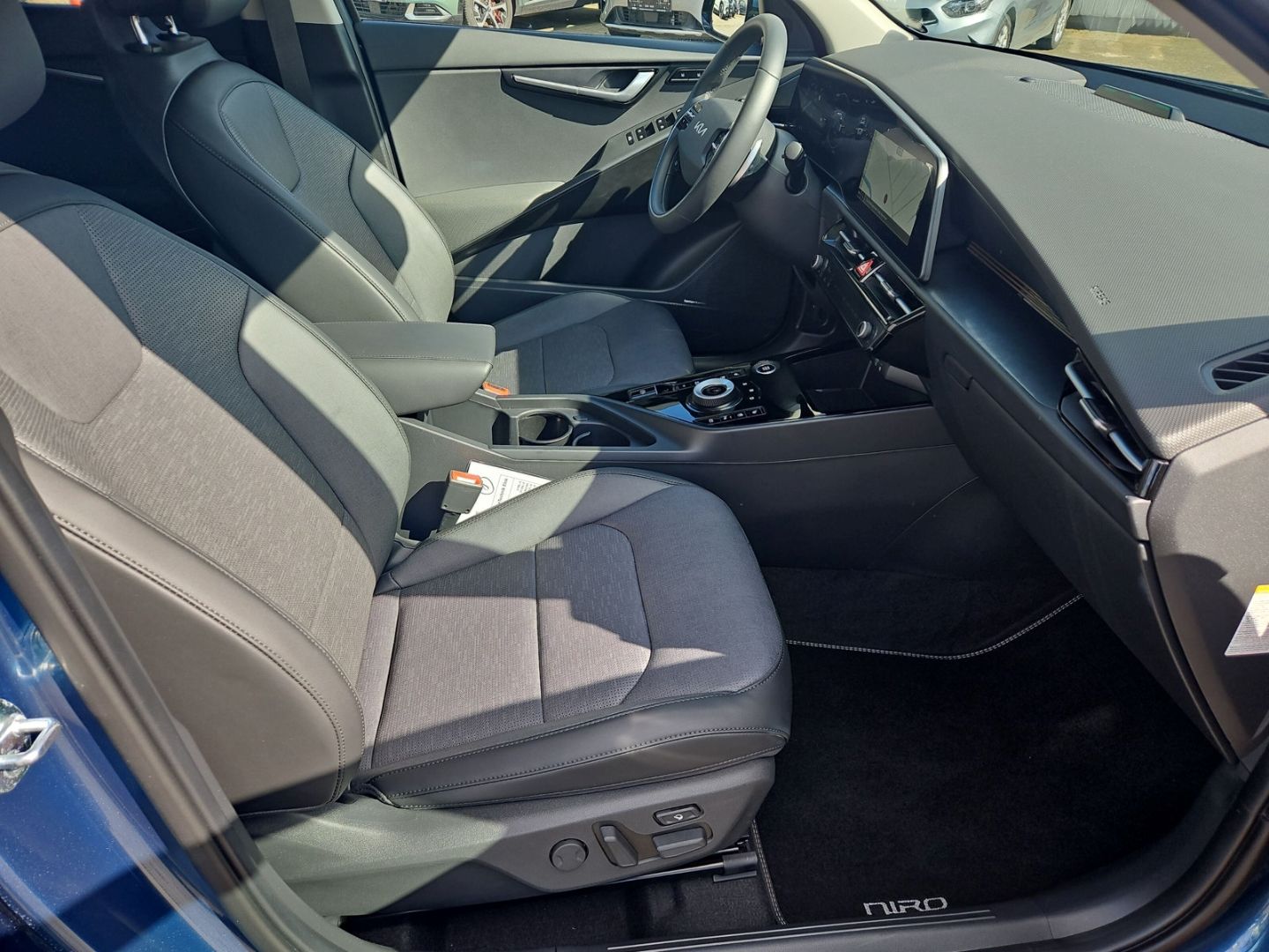 Kia Niro NIRO 1.6 DCT6 Plug-in Hybrid Spirit+ - Samsaru's Car Outlet