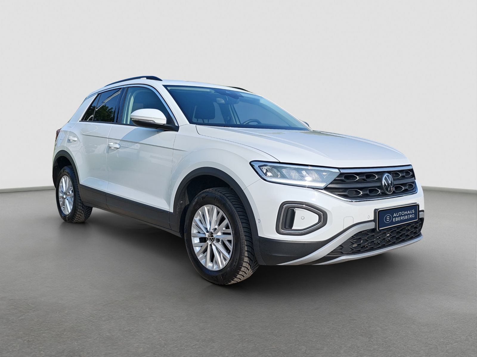 Volkswagen T-Roc LIFE 1.0 TSI - Samsaru's Car Outlet